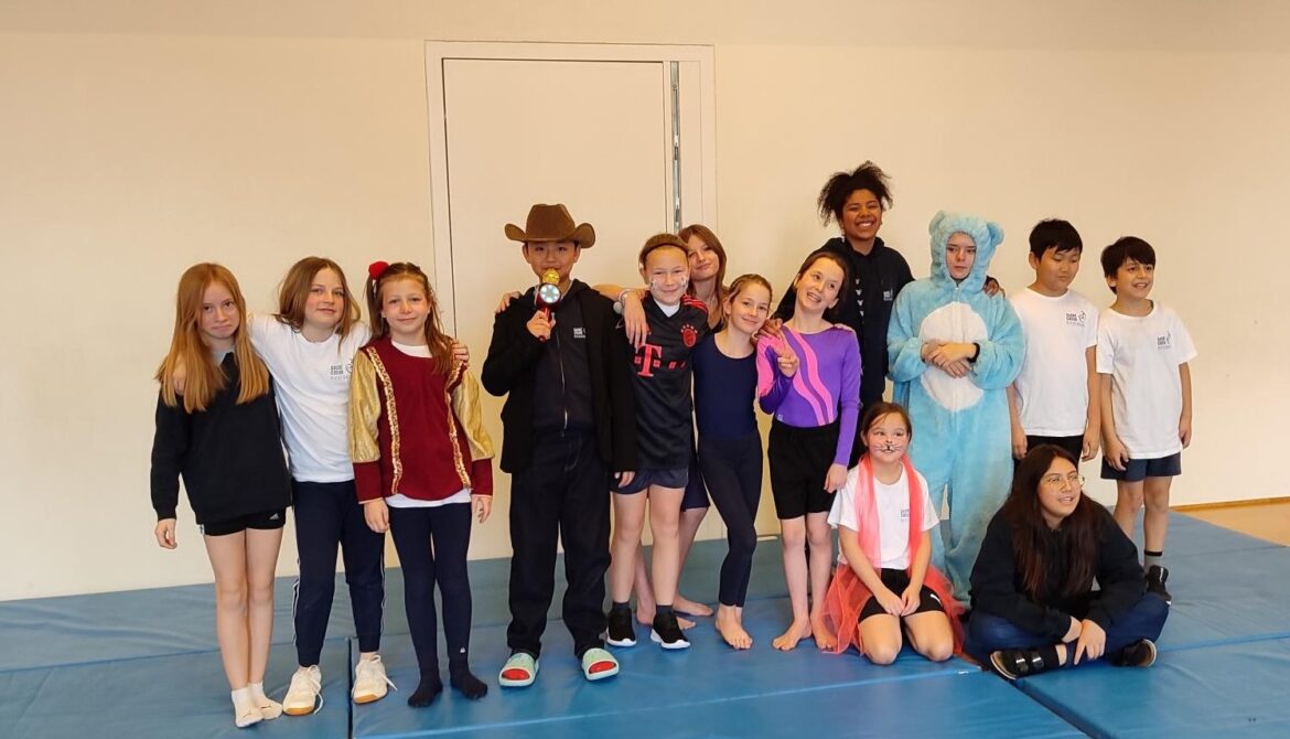 Circus performances by the students at the International School Riedenburg